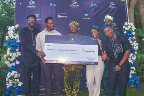 futurum_s2_finale_cheque_winner_02.jpg